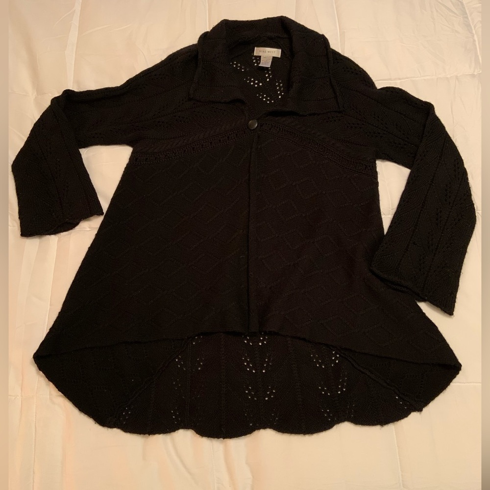 Nine West/women’s black sweater button closure S/M